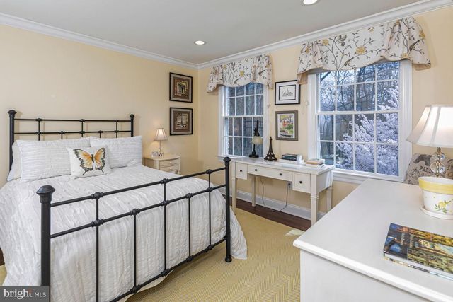 25 GOVERNORS LN, Princeton, NJ 08540