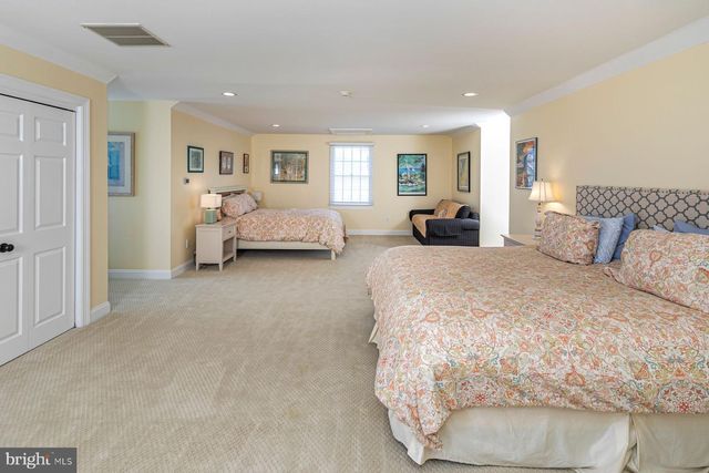 25 GOVERNORS LN, Princeton, NJ 08540