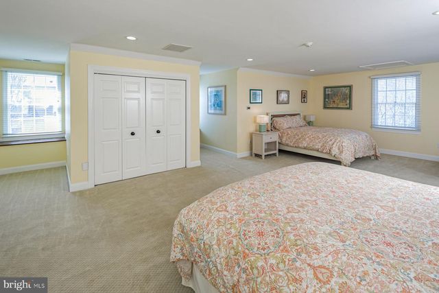 25 GOVERNORS LN, Princeton, NJ 08540