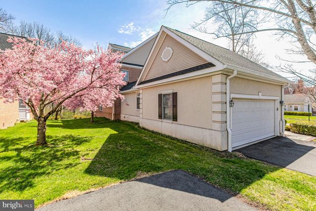 25 GOVERNORS LN, Princeton, NJ 08540