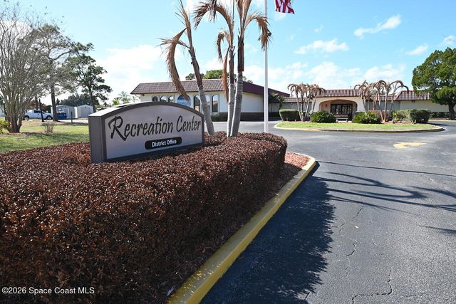 294 Fantasy Court NE, Palm Bay, FL 32907