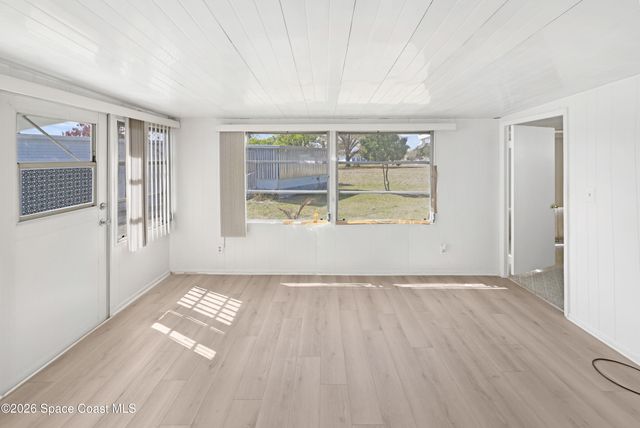 294 Fantasy Court NE, Palm Bay, FL 32907