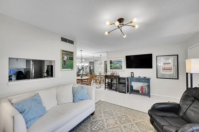 632 Snug Harbor Drive D3, Boynton Beach, FL 33435