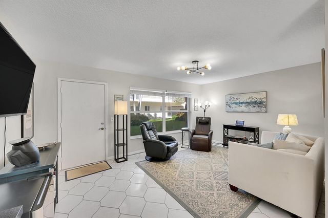 632 Snug Harbor Drive D3, Boynton Beach, FL 33435
