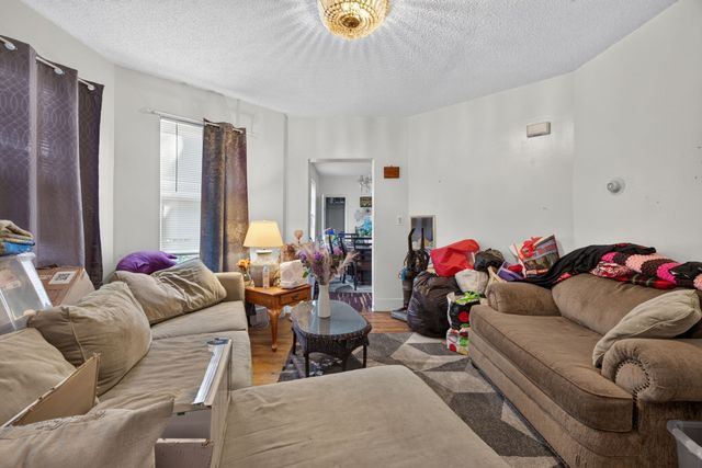 98 Lafayette Park, Lynn, MA 01902