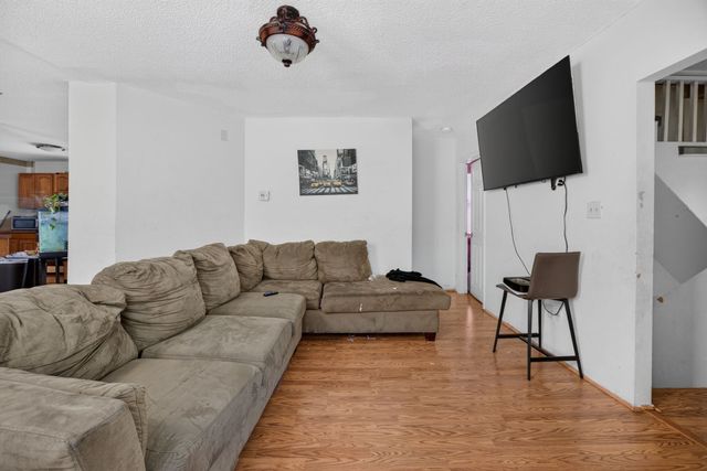 98 Lafayette Park, Lynn, MA 01902