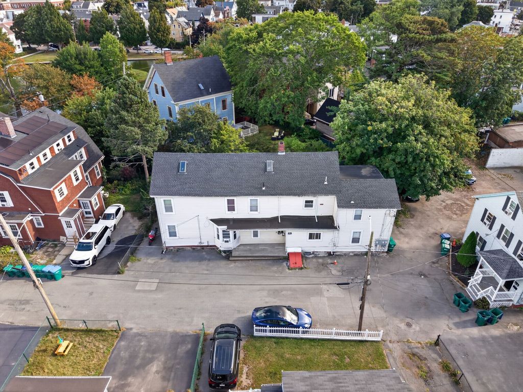 98 Lafayette Park, Lynn, MA 01902