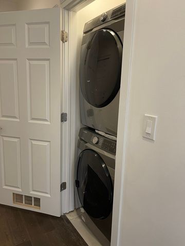 1644 W Blackhawk Street 1E, Chicago, IL 60622