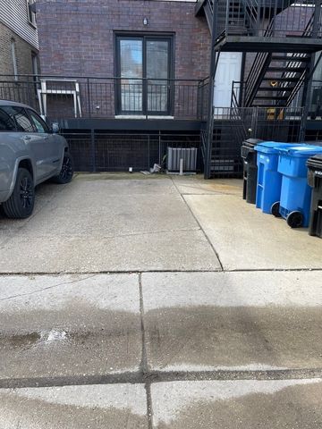 1644 W Blackhawk Street 1E, Chicago, IL 60622