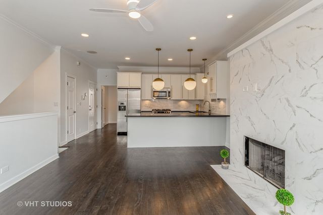 1644 W Blackhawk Street 1E, Chicago, IL 60622