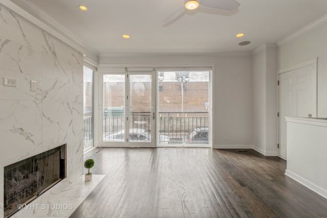 1644 W Blackhawk Street 1E, Chicago, IL 60622