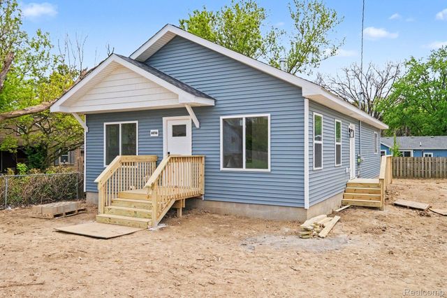6056 Pearl Street, Burton, MI 48509