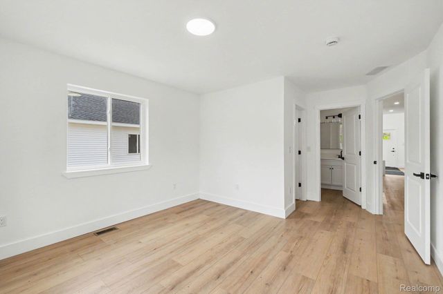 6056 Pearl Street, Burton, MI 48509