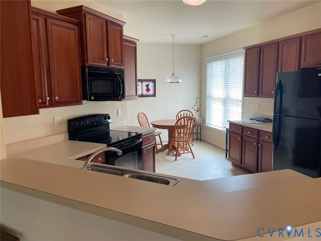 7463 Meadow Haven Cir, Mechanicsville, VA 23111