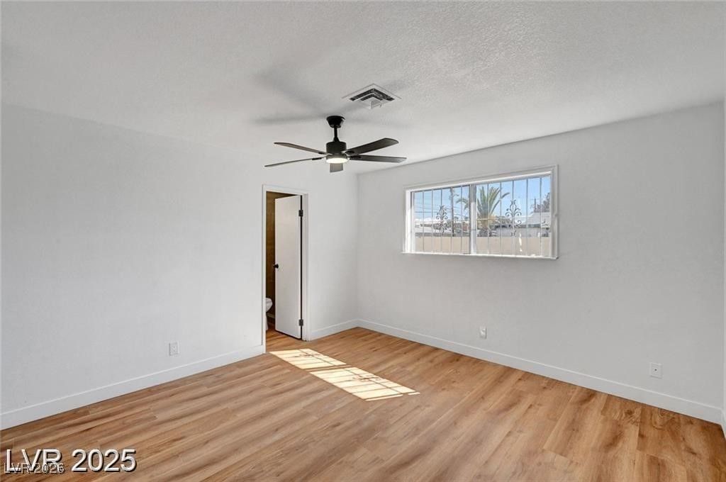 Image 13 of property listing at 3907 Torsby Place, Las Vegas, NV 89119