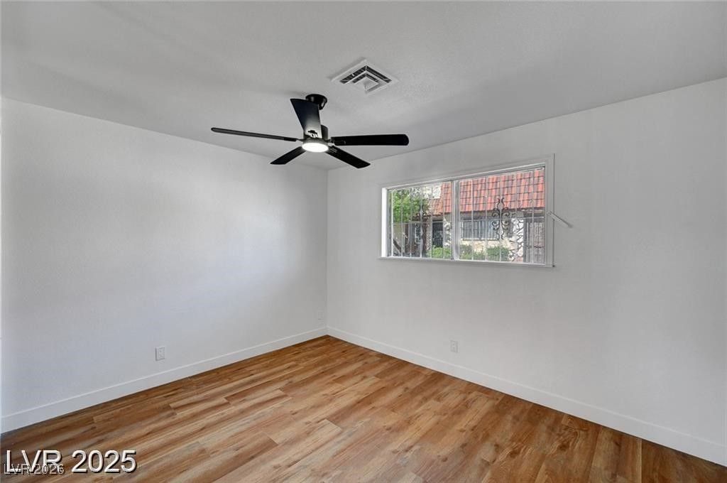 Image 18 of property listing at 3907 Torsby Place, Las Vegas, NV 89119