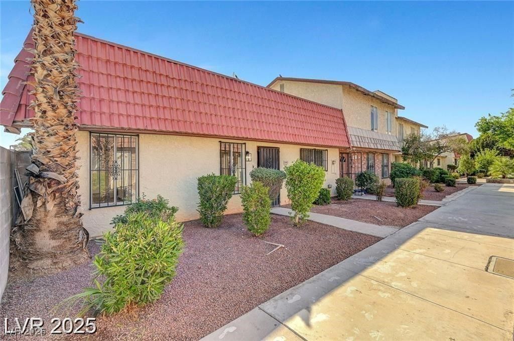 Image 24 of property listing at 3907 Torsby Place, Las Vegas, NV 89119