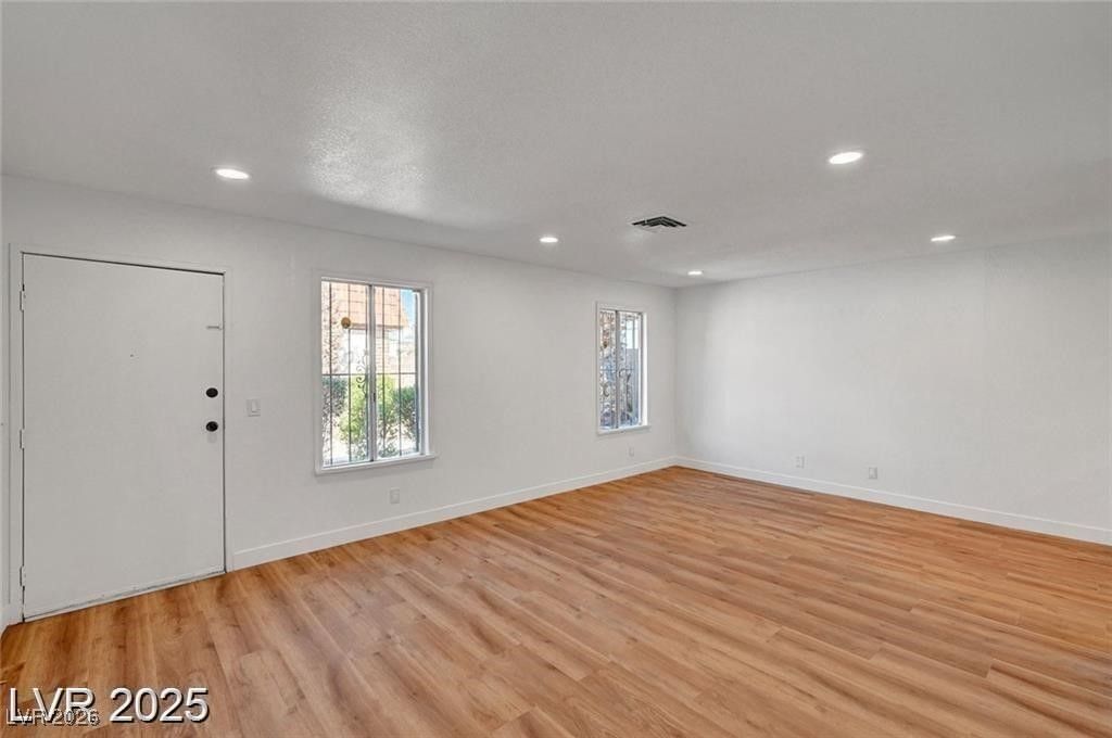 Image 25 of property listing at 3907 Torsby Place, Las Vegas, NV 89119