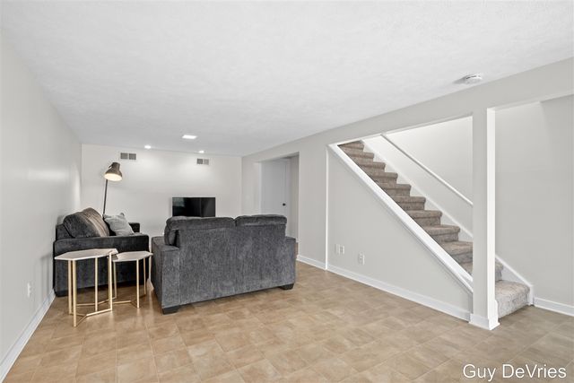 3104 Old Kent Road 26, Kentwood, MI 49512