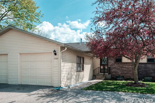 3104 Old Kent Road 26, Kentwood, MI 49512