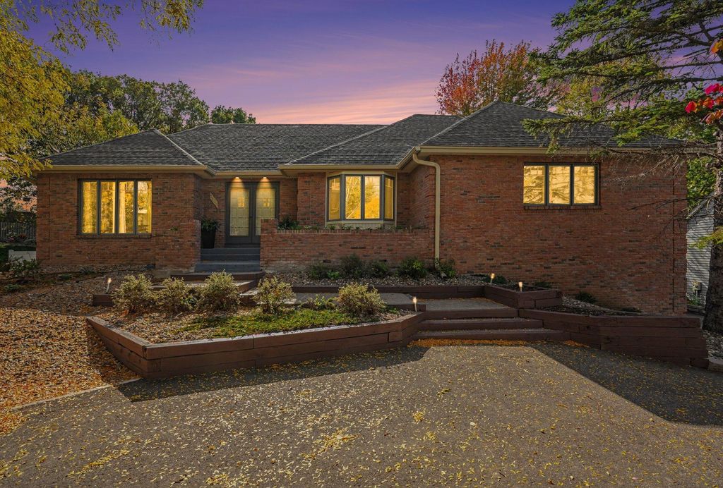 1528 Briarknoll Drive, Arden Hills, MN 55112 — exterior