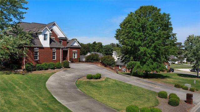113 Vogel Street NE, Calhoun, GA 30701