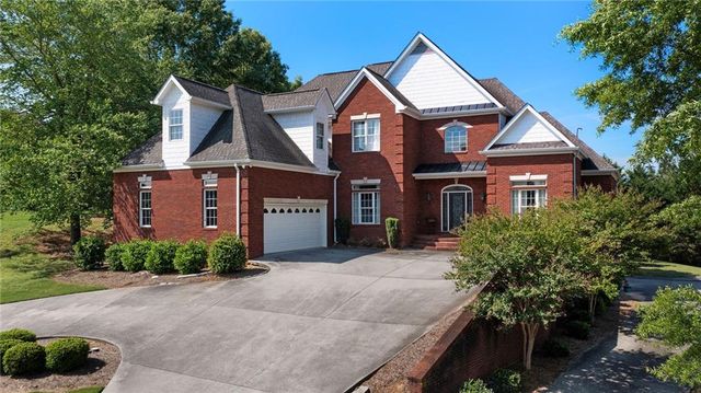113 Vogel Street NE, Calhoun, GA 30701