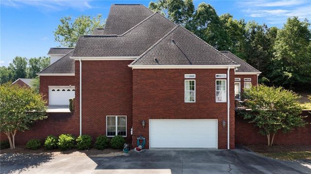 113 Vogel Street NE, Calhoun, GA 30701