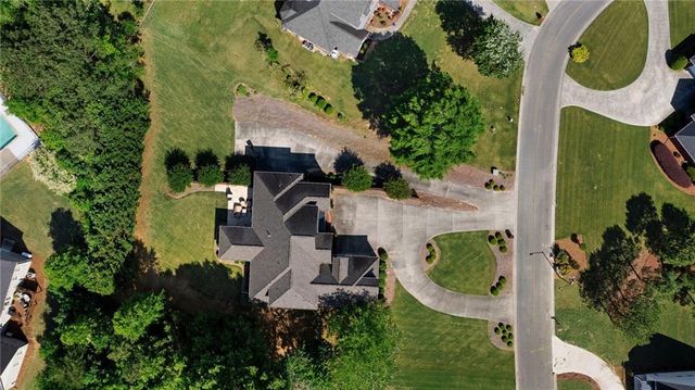 113 Vogel Street NE, Calhoun, GA 30701