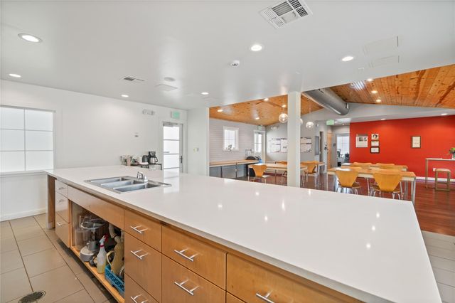502 Thompson LN, Austin, TX 78742