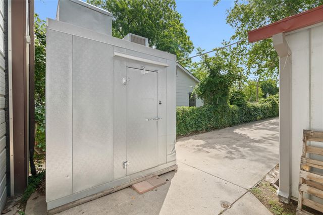 502 Thompson LN, Austin, TX 78742