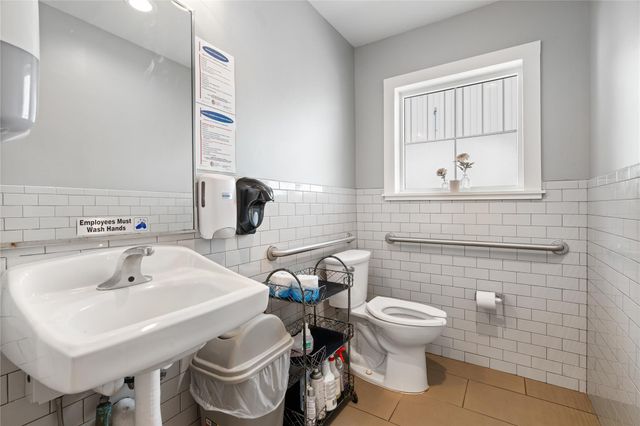 502 Thompson LN, Austin, TX 78742