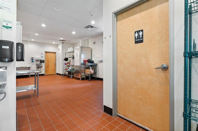 502 Thompson LN, Austin, TX 78742