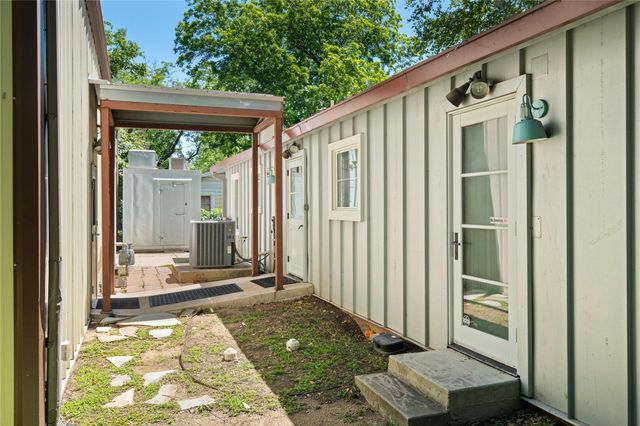 502 Thompson LN, Austin, TX 78742