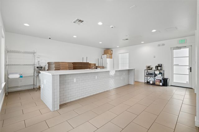 502 Thompson LN, Austin, TX 78742