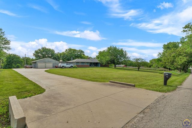 2715 SE Downing RD, Topeka, KS 66605