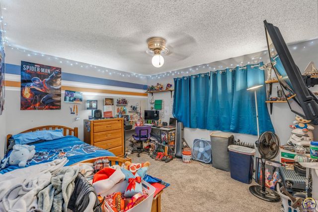 2715 SE Downing RD, Topeka, KS 66605