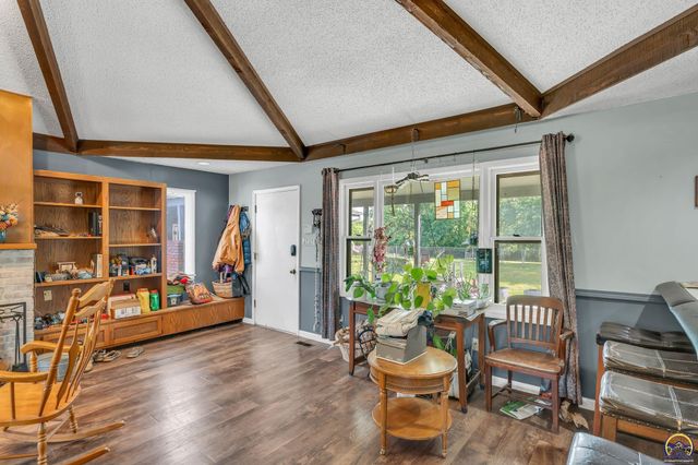 2715 SE Downing RD, Topeka, KS 66605