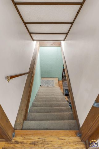 2715 SE Downing RD, Topeka, KS 66605