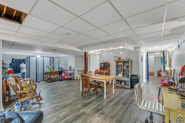 2715 SE Downing RD, Topeka, KS 66605