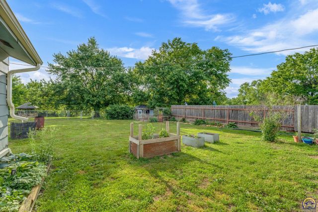 2715 SE Downing RD, Topeka, KS 66605