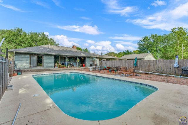 2715 SE Downing RD, Topeka, KS 66605