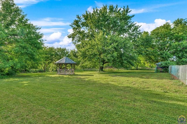 2715 SE Downing RD, Topeka, KS 66605