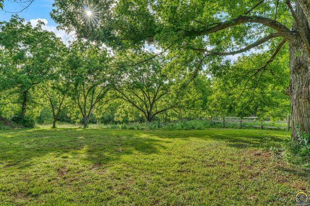 2715 SE Downing RD, Topeka, KS 66605