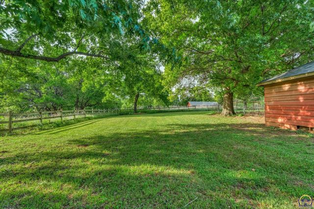 2715 SE Downing RD, Topeka, KS 66605