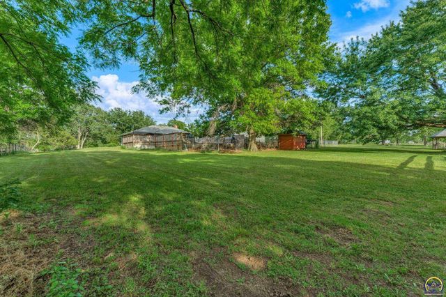 2715 SE Downing RD, Topeka, KS 66605