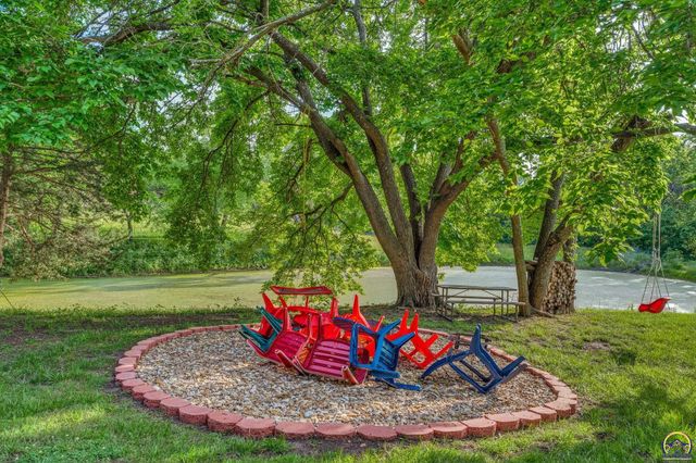 2715 SE Downing RD, Topeka, KS 66605