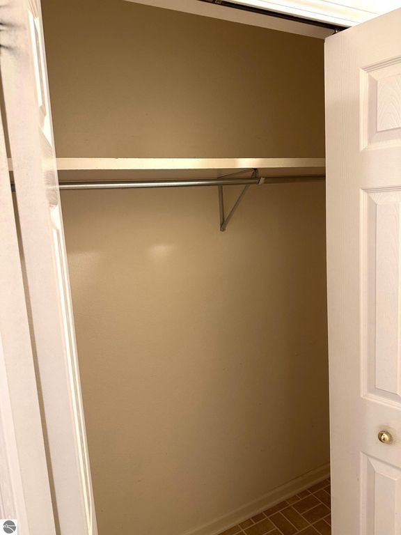 Image 10 of property listing at 1511 Eastpointe Drive, Mt Pleasant, MI 48858