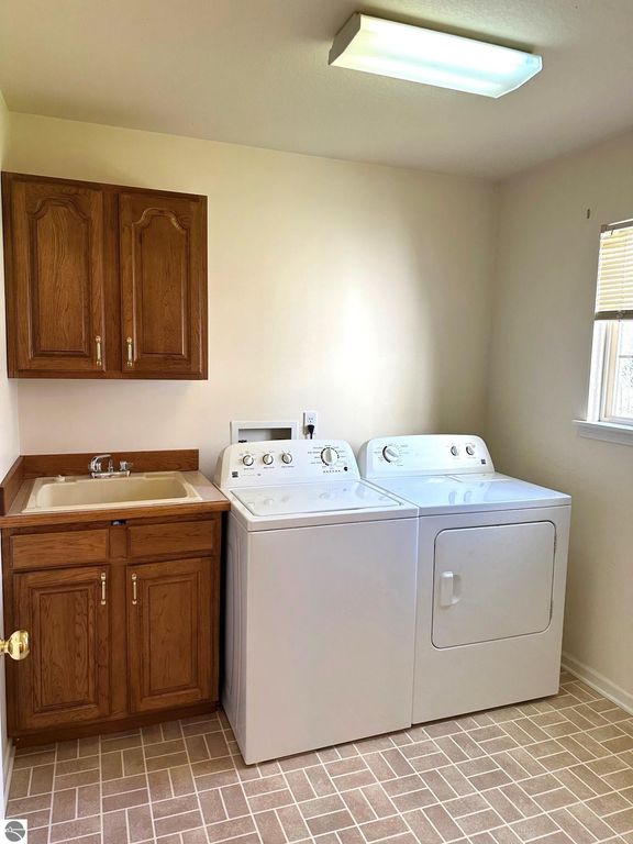 Image 11 of property listing at 1511 Eastpointe Drive, Mt Pleasant, MI 48858