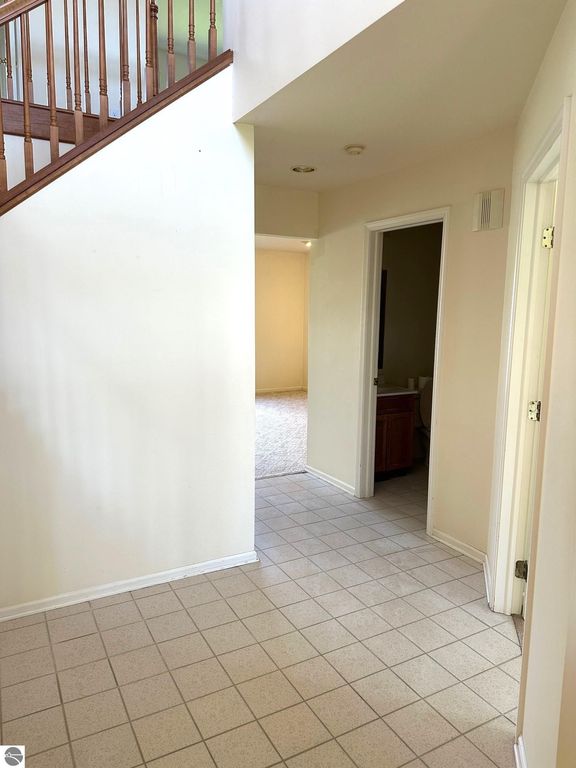 Image 14 of property listing at 1511 Eastpointe Drive, Mt Pleasant, MI 48858